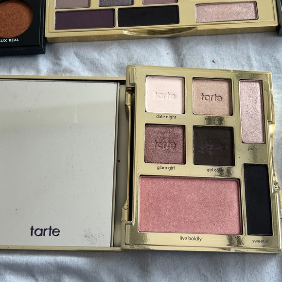 Makeup (eyeshadows and blush) lot - Picture 3 of 7